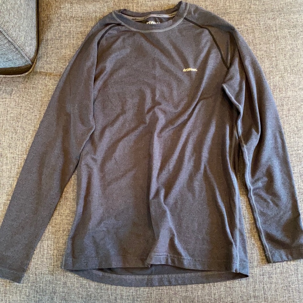 DriWear men’s long sleeve shirt, size M